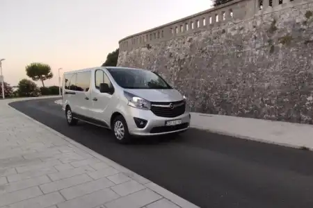 How to Choose Transportation in Zadar: Private Transfer, Taxi, Uber, or Airport Bus?