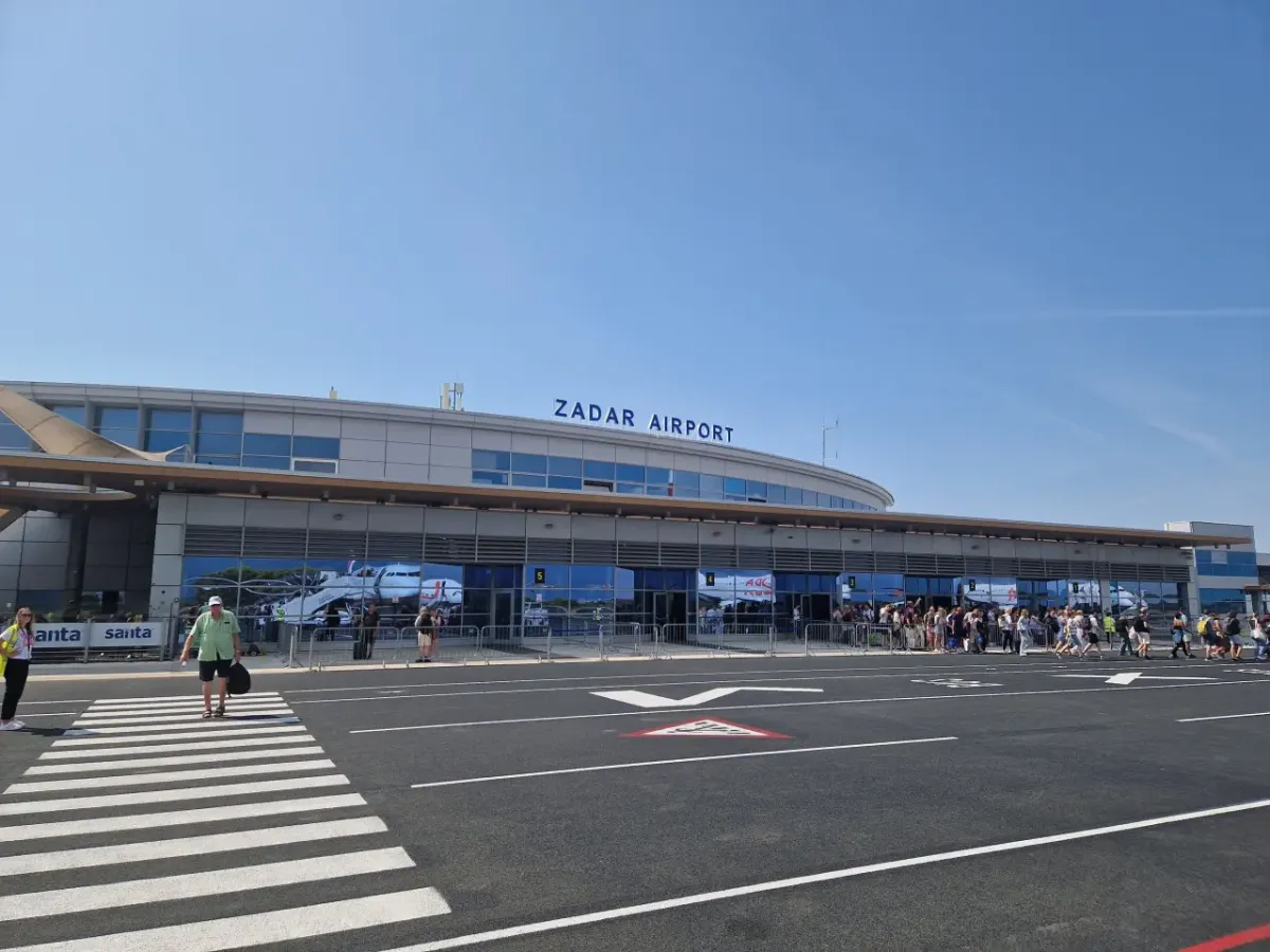 Transferi Zračna luka Zadar: Cjenik i Vodič za rezervacije (Sezona 2026.)
